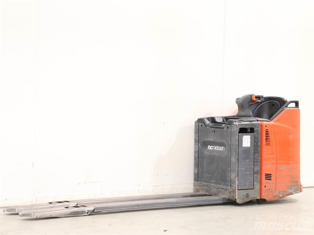 Linde T20SP/131 Колички високоповдигачи с теглич