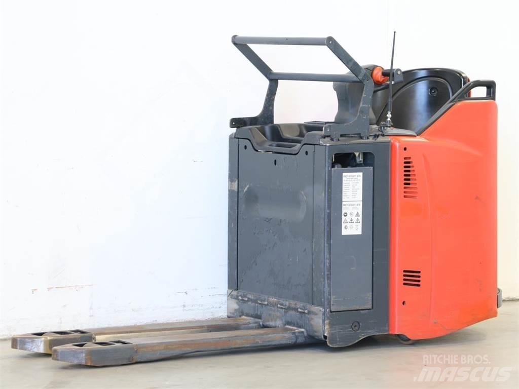 Linde T20SP/131 Колички високоповдигачи с теглич