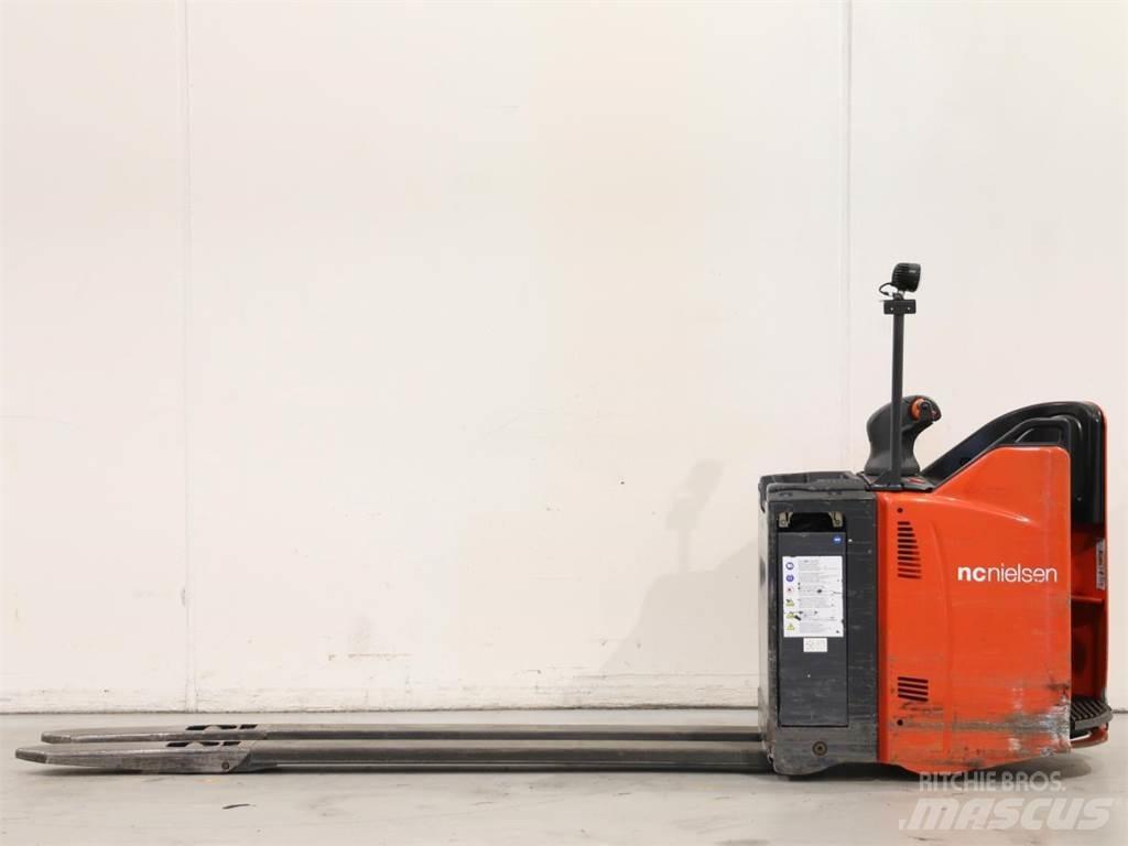 Linde T20SP/131-07 Колички високоповдигачи с теглич