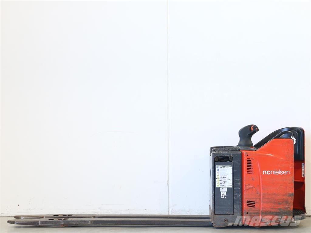 Linde T20SP/131-07 Колички високоповдигачи с теглич