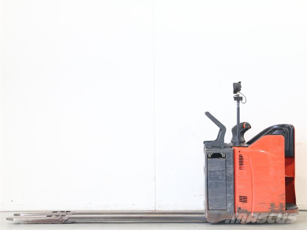 Linde T20SP/131-08 Колички високоповдигачи с теглич