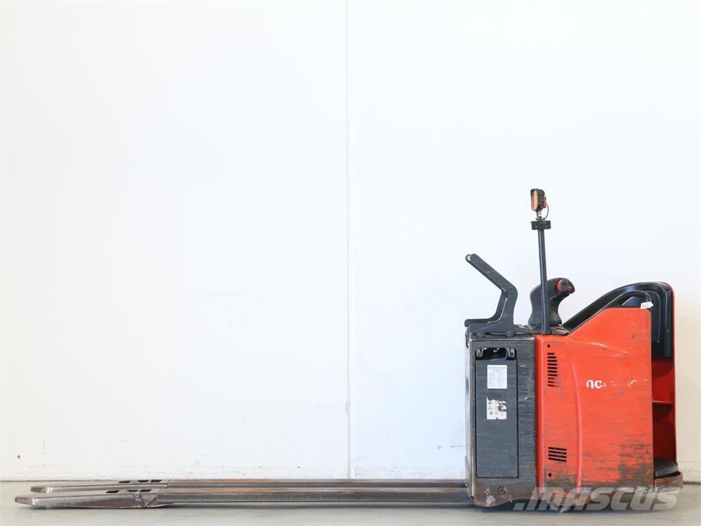 Linde T20SP/131-08 Колички високоповдигачи с теглич