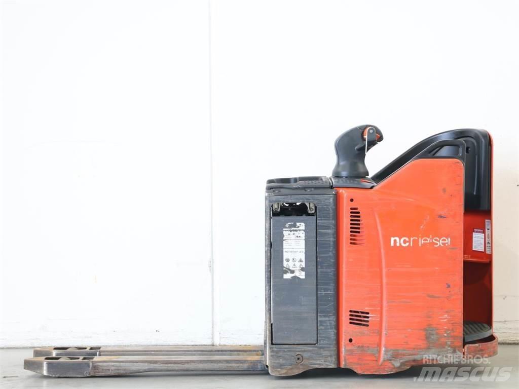 Linde T20SP/131-08 Колички високоповдигачи с теглич