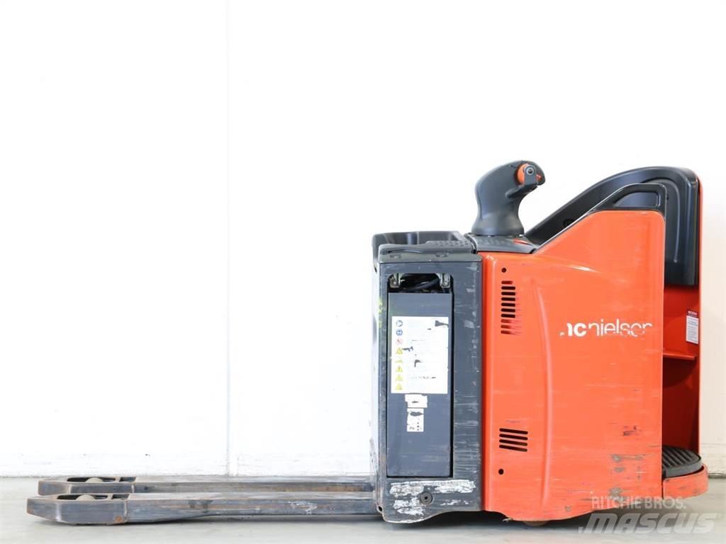 Linde T20SP/131-08 Колички високоповдигачи с теглич