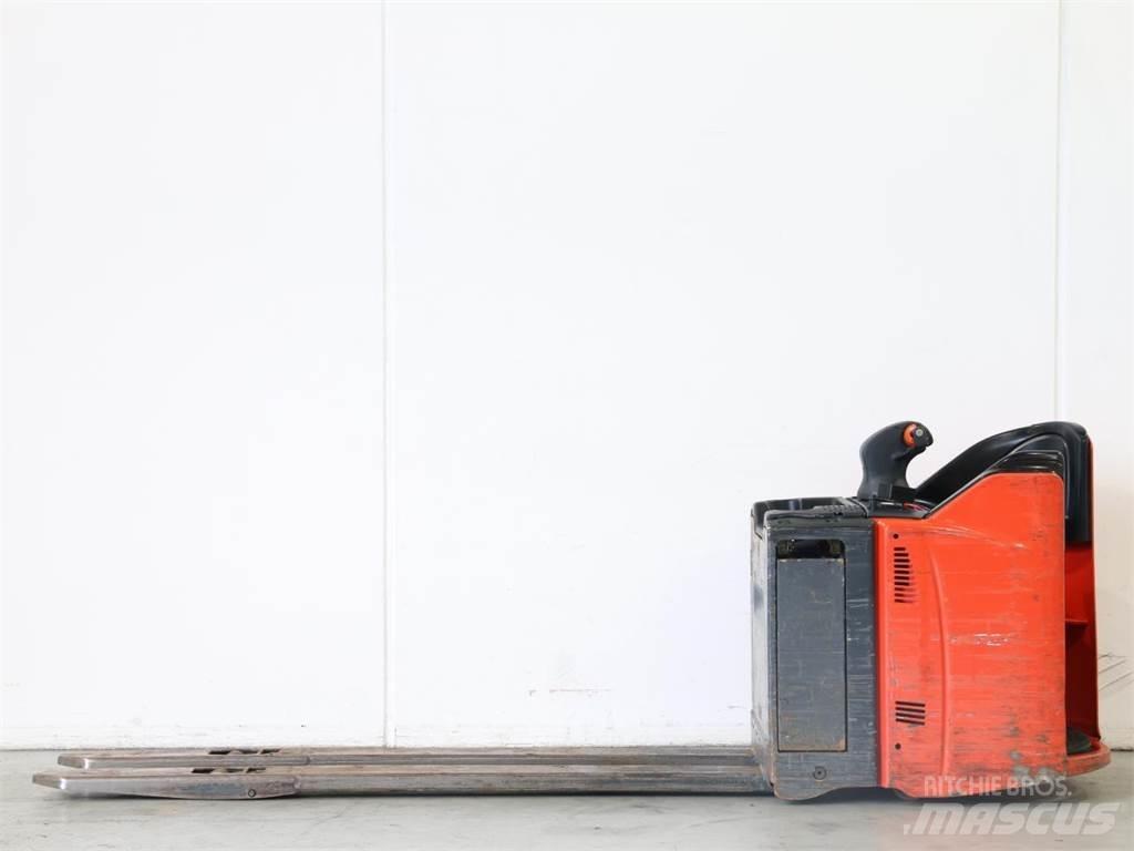 Linde T24SP/131 Колички високоповдигачи с теглич