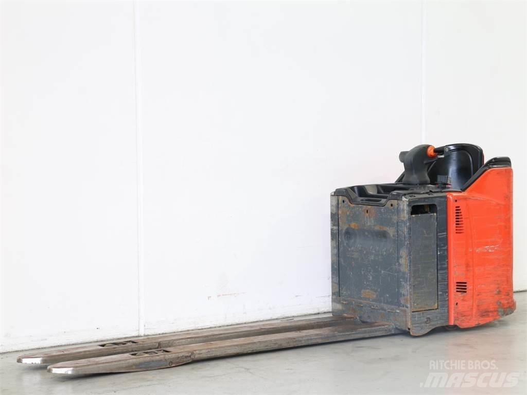 Linde T24SP/131 Колички високоповдигачи с теглич