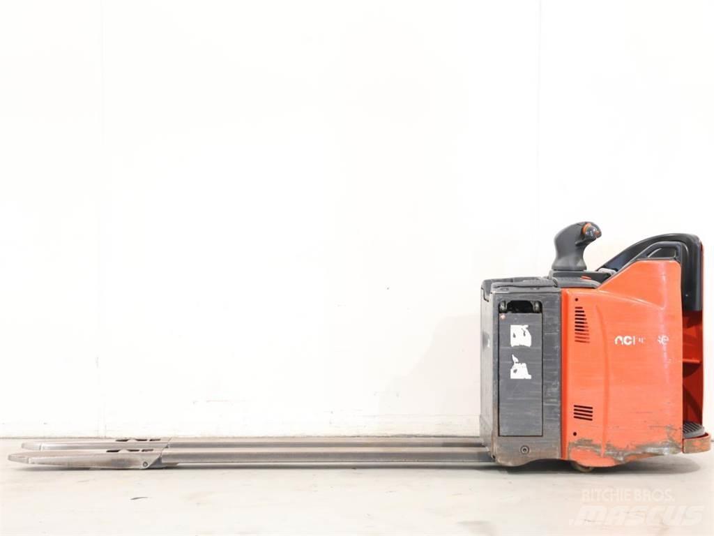 Linde T25SP/131-08 Колички високоповдигачи с теглич