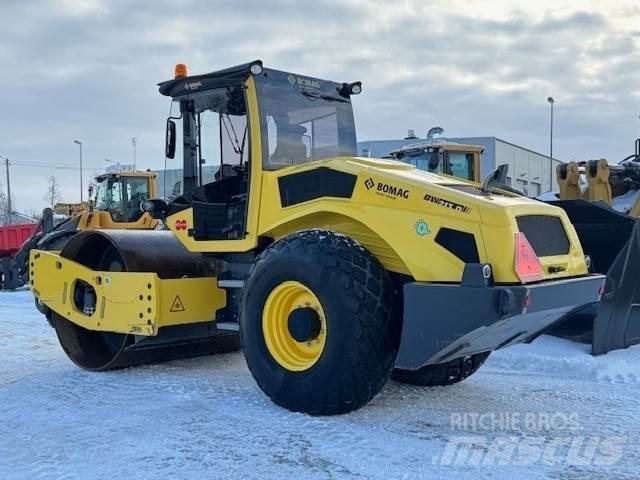 Bomag BW 213D-5 Строителство - Други
