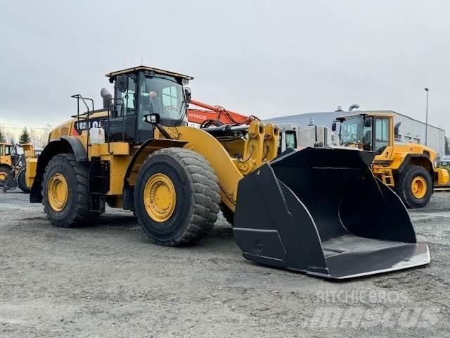 CAT 982M Колесни товарачи