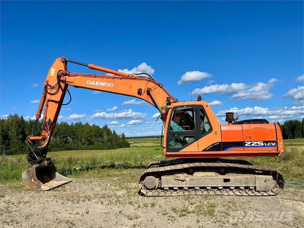 Daewoo 220LC-V Верижен екскаватор