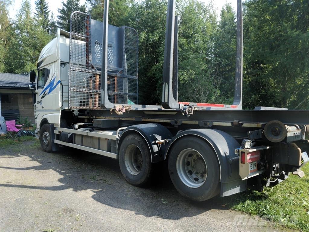 DAF XF 530 Камиони с кран с кука