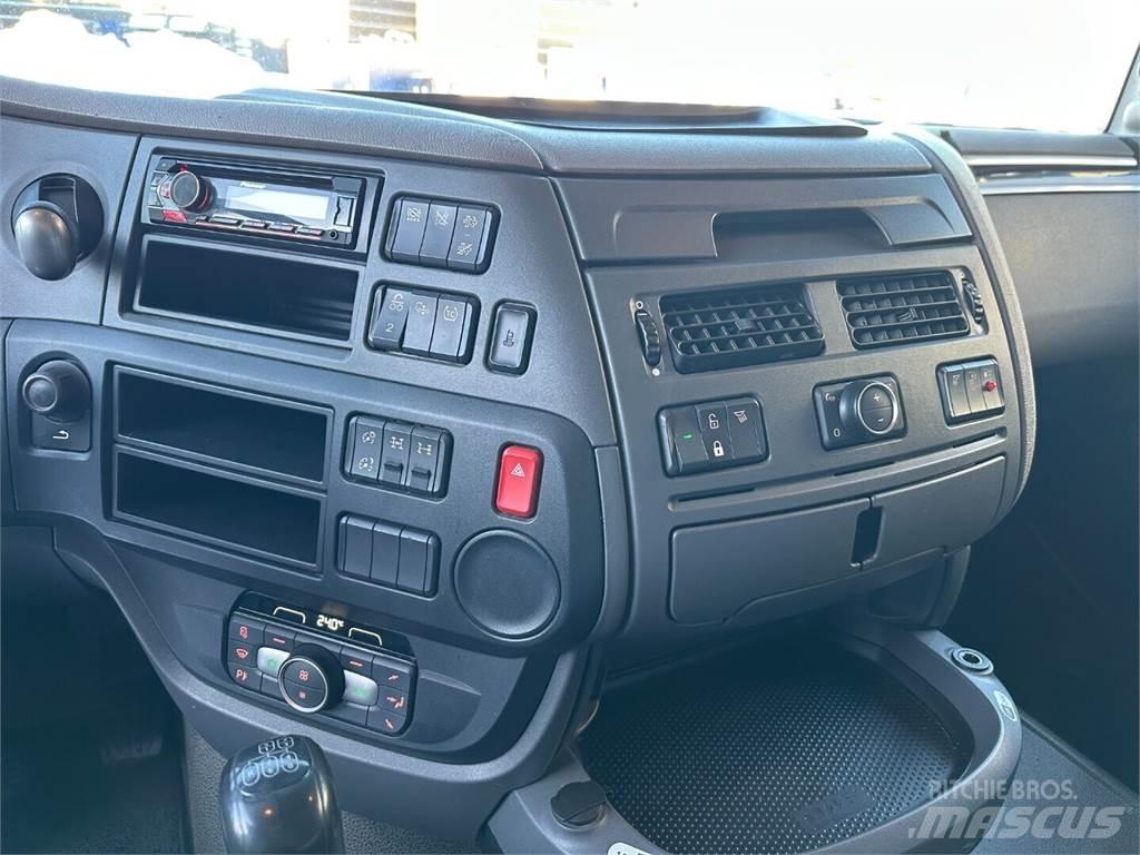 DAF XF 530 6x4 Влекачи