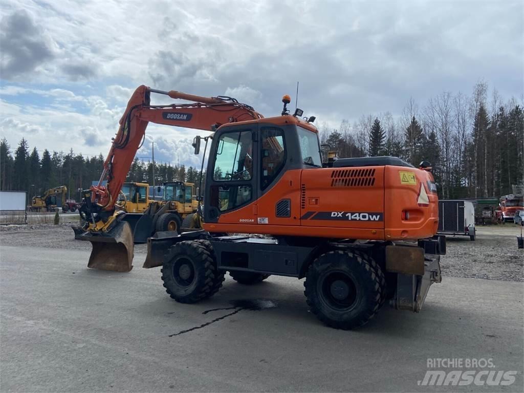 Doosan DX 140W Колесни екскаватори