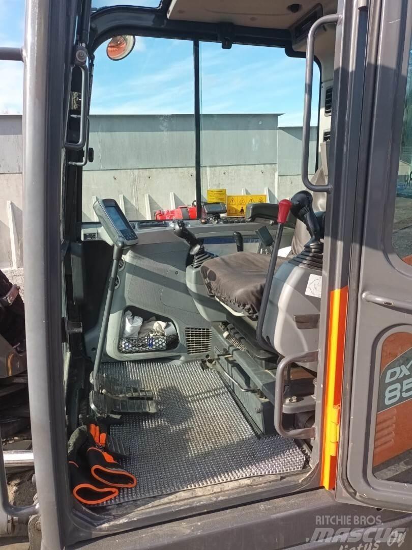 Doosan DX85 R Средни екскаватори 7т - 12т