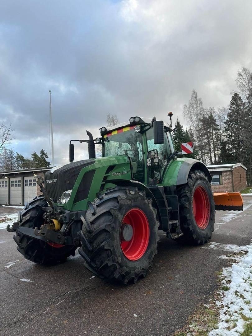 Fendt 828 VARIO Трактори