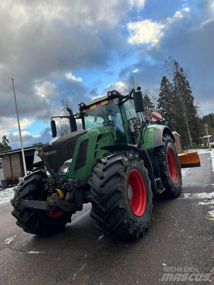 Fendt 828 VARIO Трактори