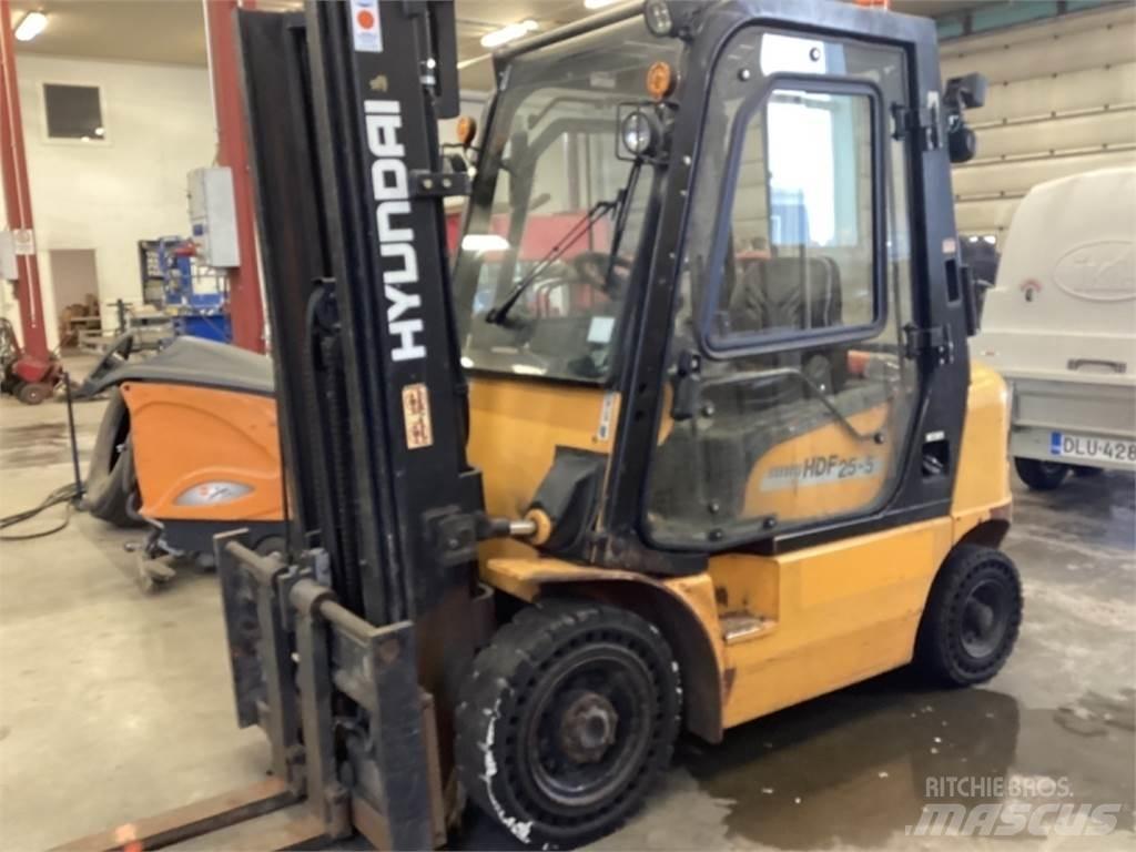 Hyundai HDE 25 E Дизелови камиони