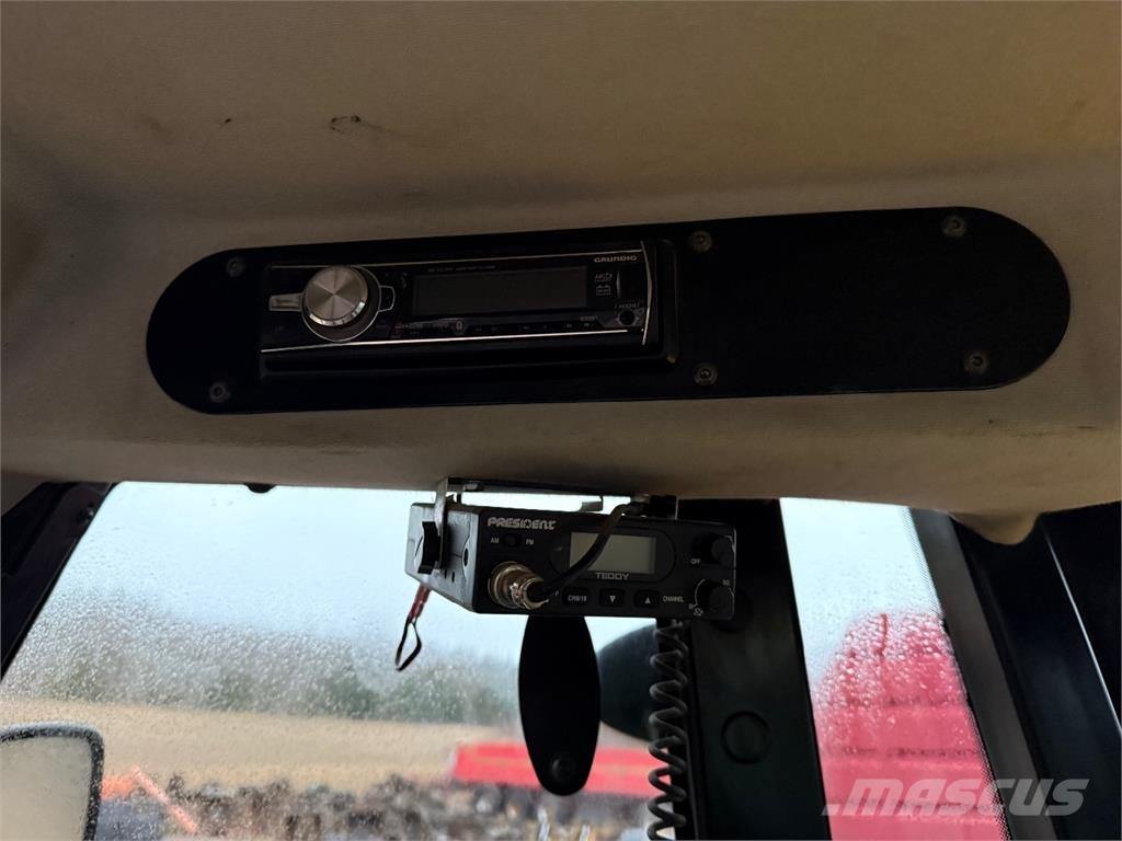 JCB 409 Колесни товарачи