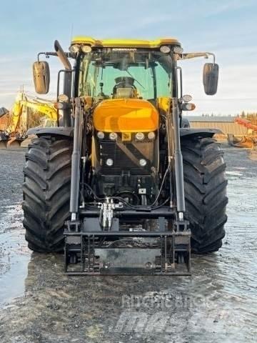 JCB 4220 Трактори
