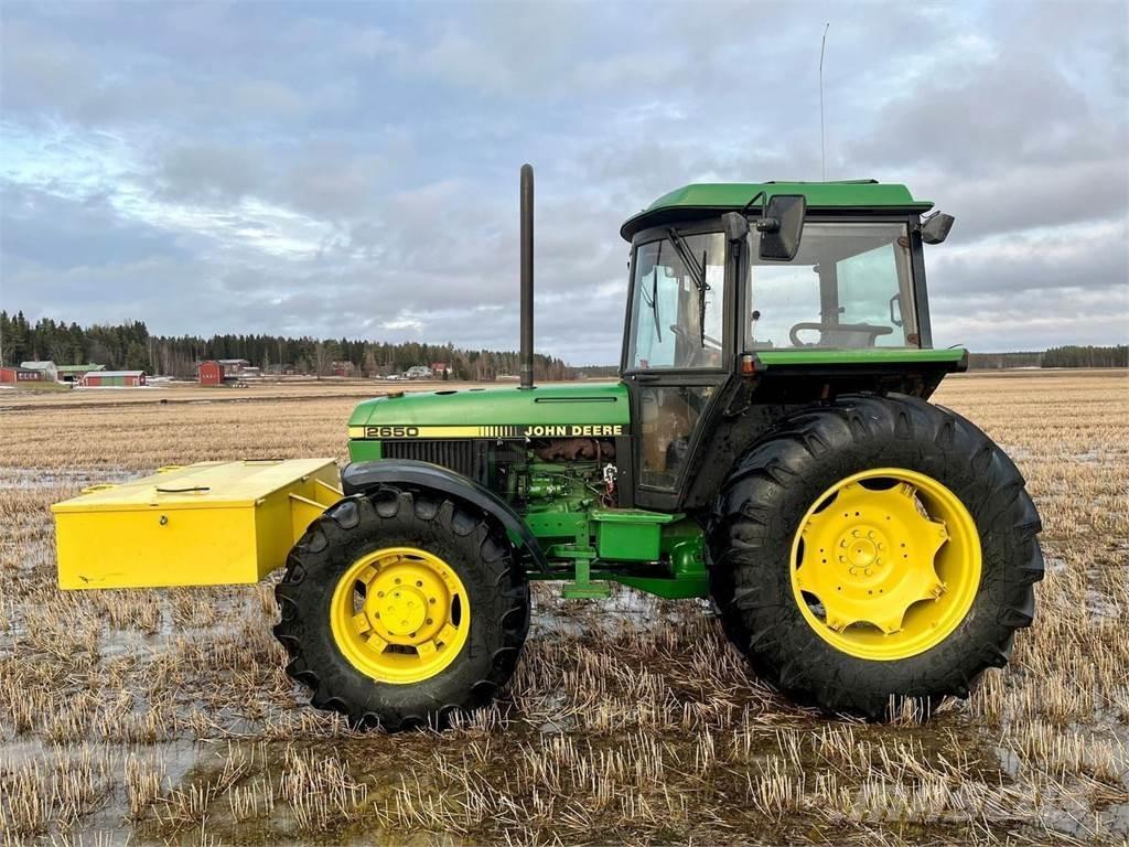 John Deere 2650 Трактори