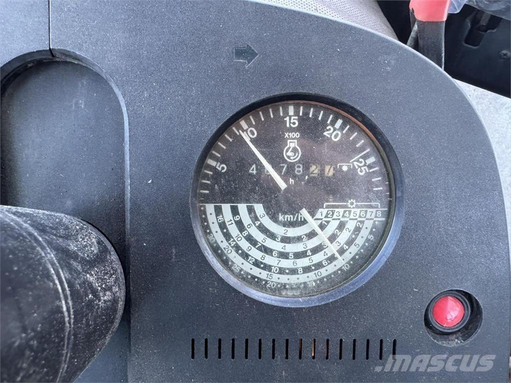 John Deere 3140 Трактори