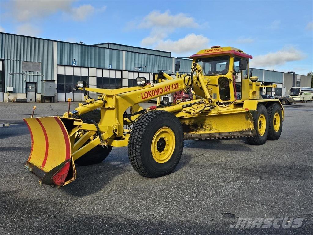 Lokomo AH 132 C Грейдери