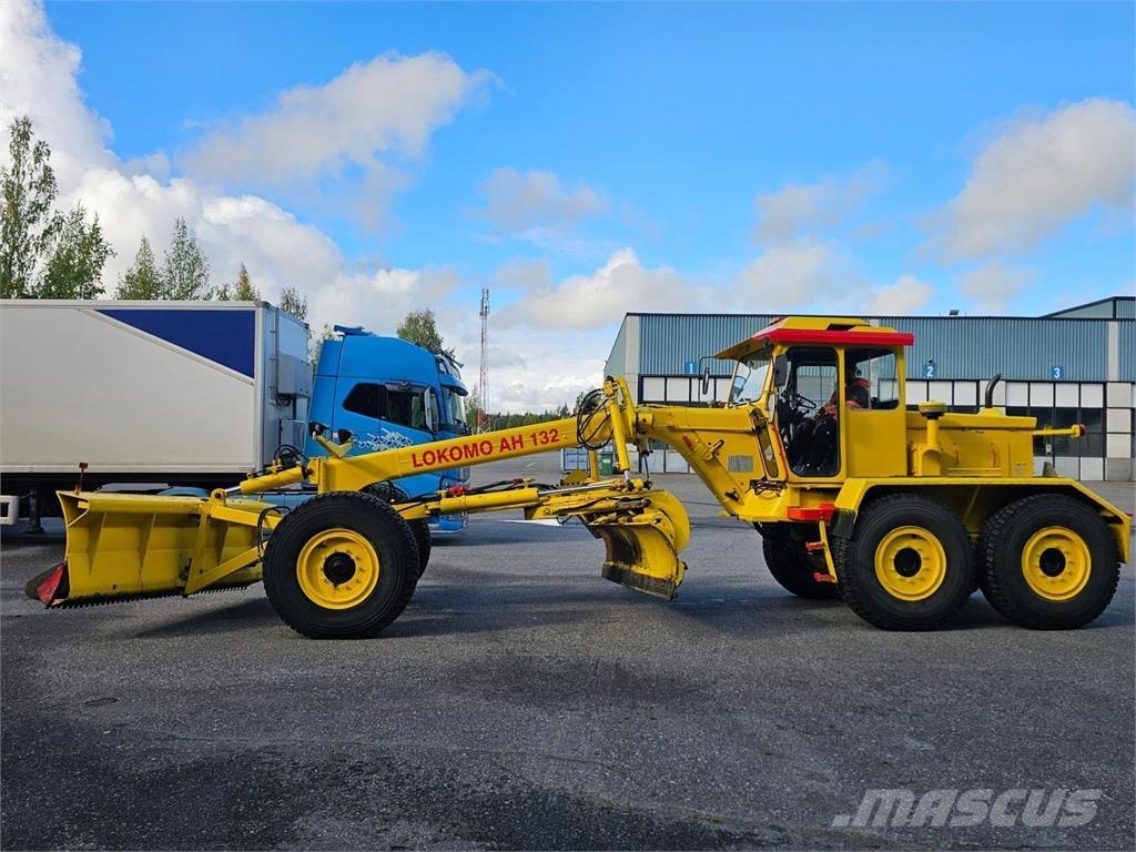 Lokomo AH 132 C Грейдери