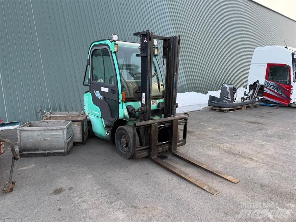 Mitsubishi FD20N Дизелови камиони