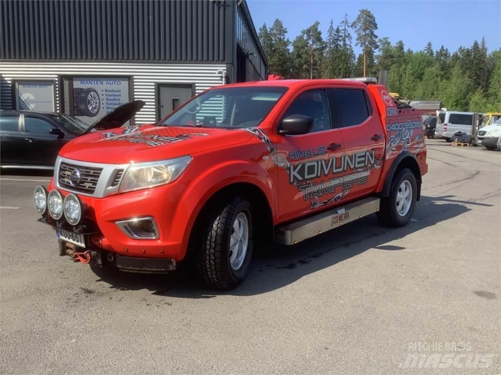 Nissan Navara 4X4 Ремаркета за превоз на автомобили
