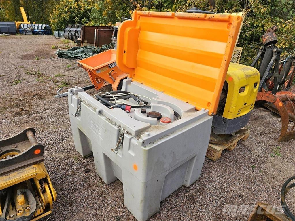  Polttoainesäiliö Резервоари
