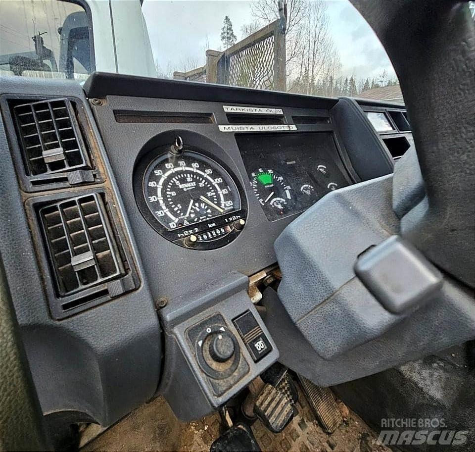 Renault M230ti Камиони с кран с кука