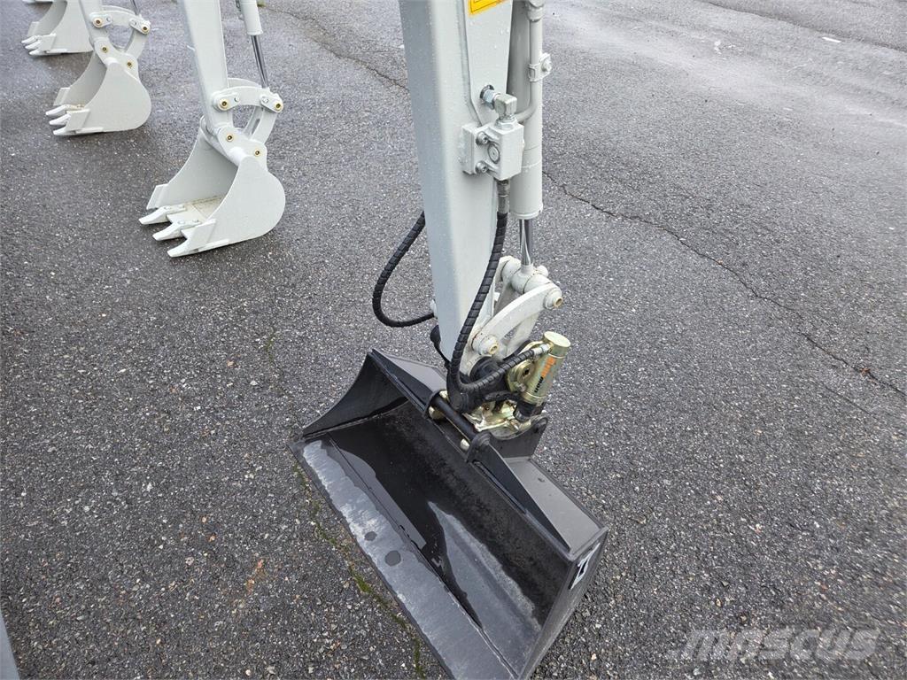 Takeuchi TB210R Мини екскаватори < 7 т