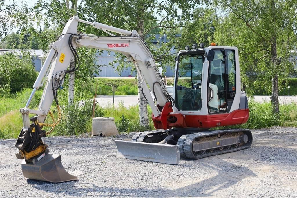 Takeuchi TB250 Мини екскаватори < 7 т