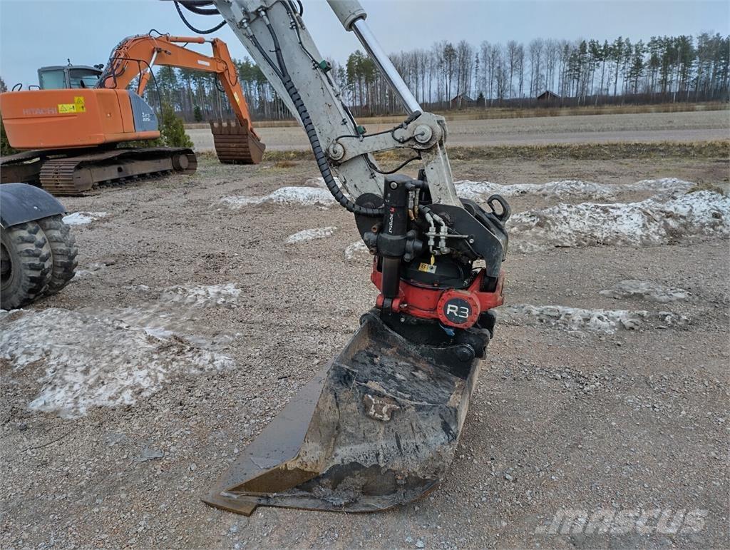 Takeuchi TB295W Колесни екскаватори