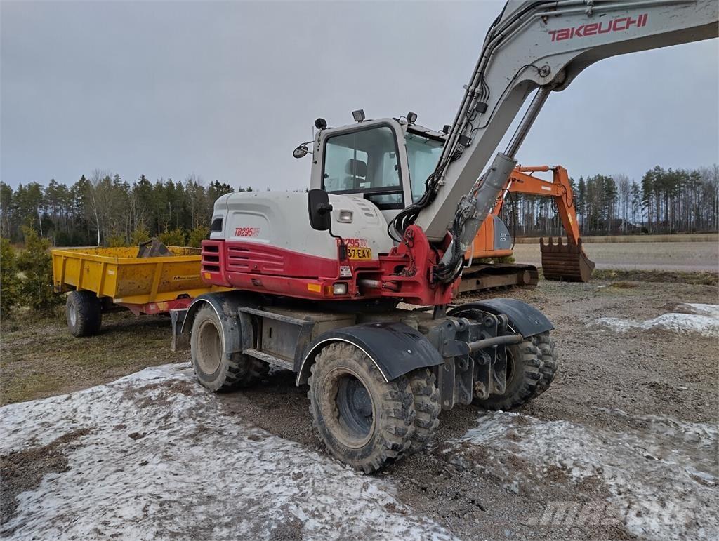 Takeuchi TB295W Колесни екскаватори