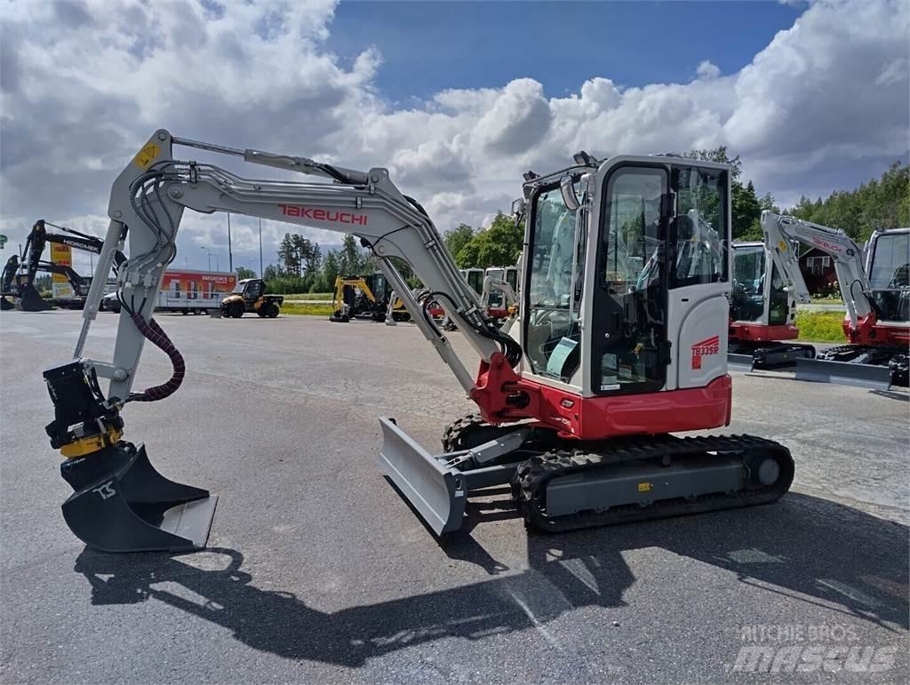 Takeuchi TB335R Мини екскаватори < 7 т