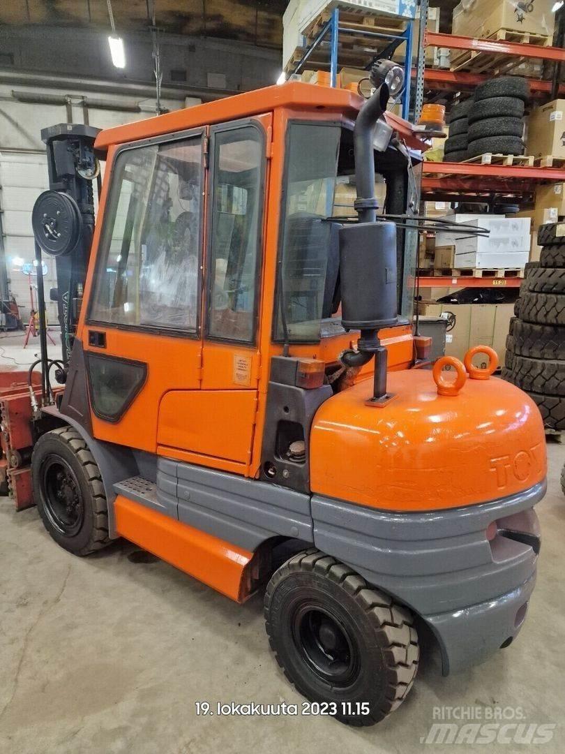 Toyota 02-6FDF30 Дизелови камиони