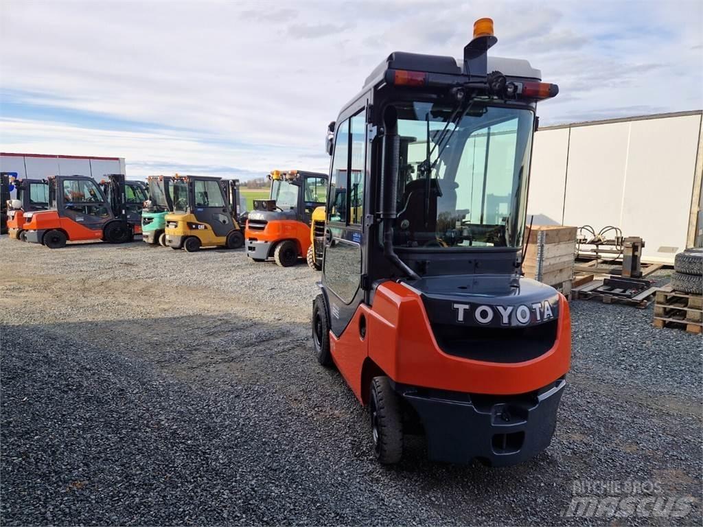 Toyota 52-8FDF25 Дизелови камиони