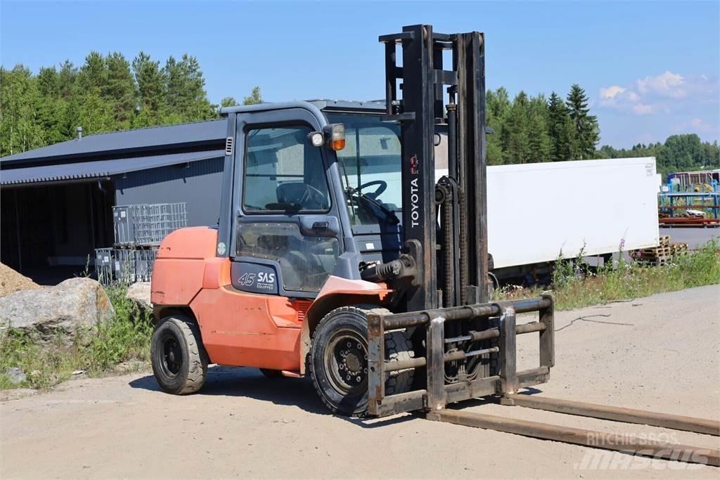 Toyota 7FD40 Дизелови камиони
