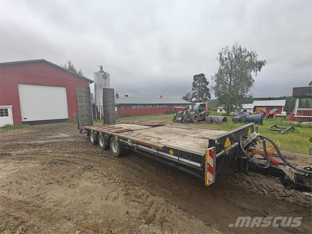 Tyrone 33 T Нискотоварачи