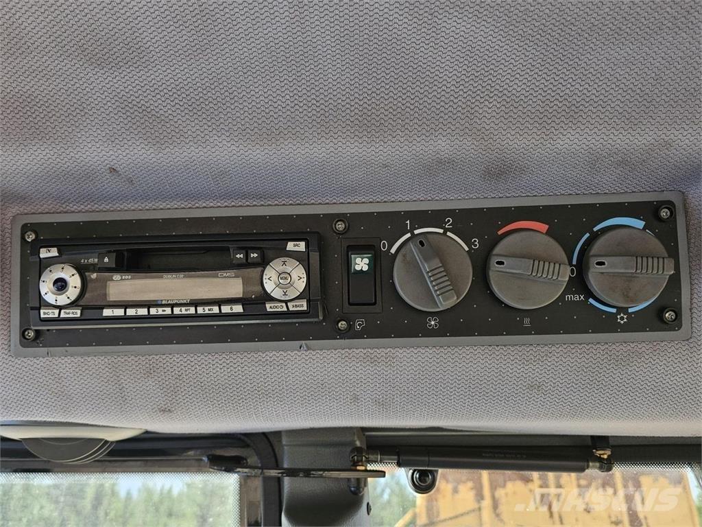 Valtra 6400 Трактори
