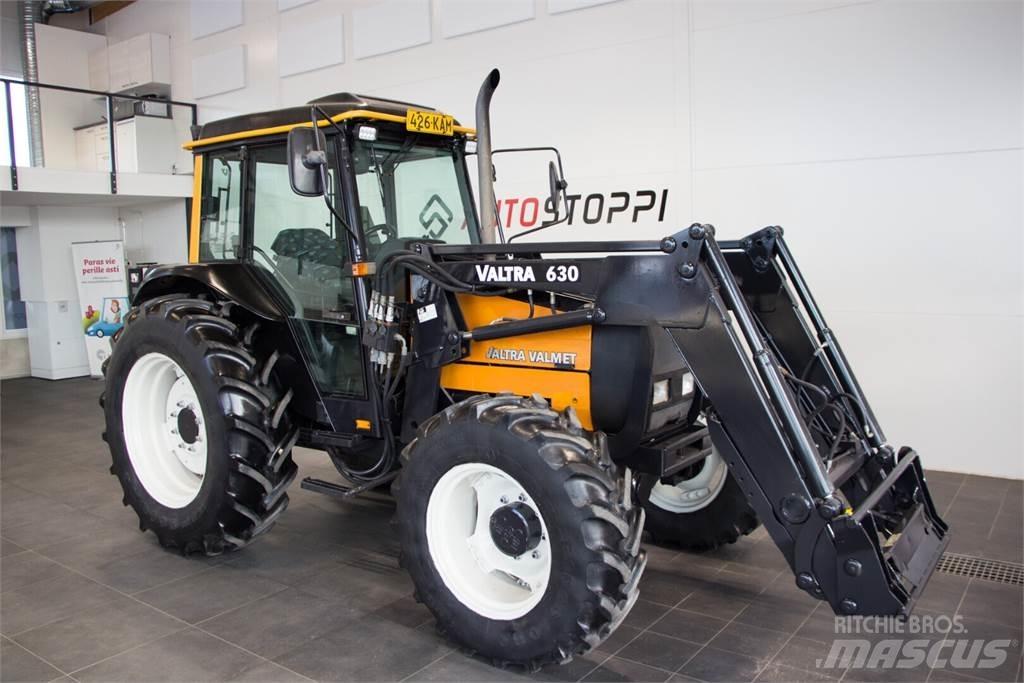Valtra 800 Трактори