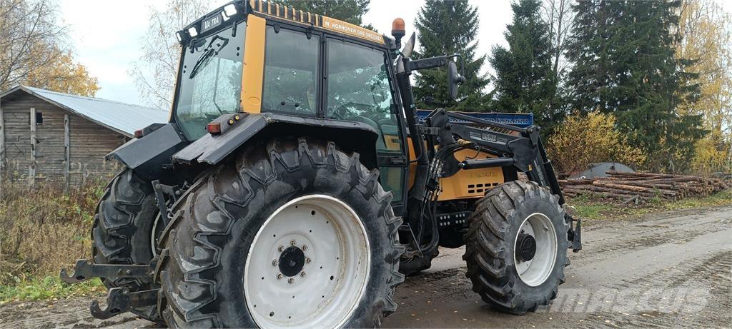 Valtra 8450 Трактори
