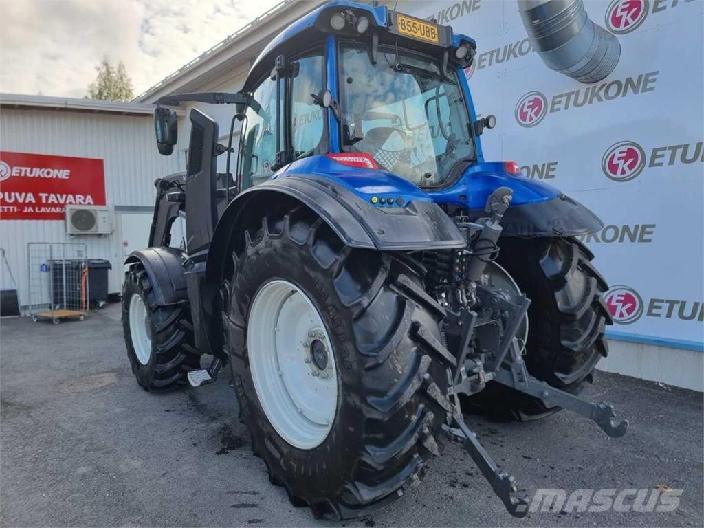 Valtra T145 Трактори