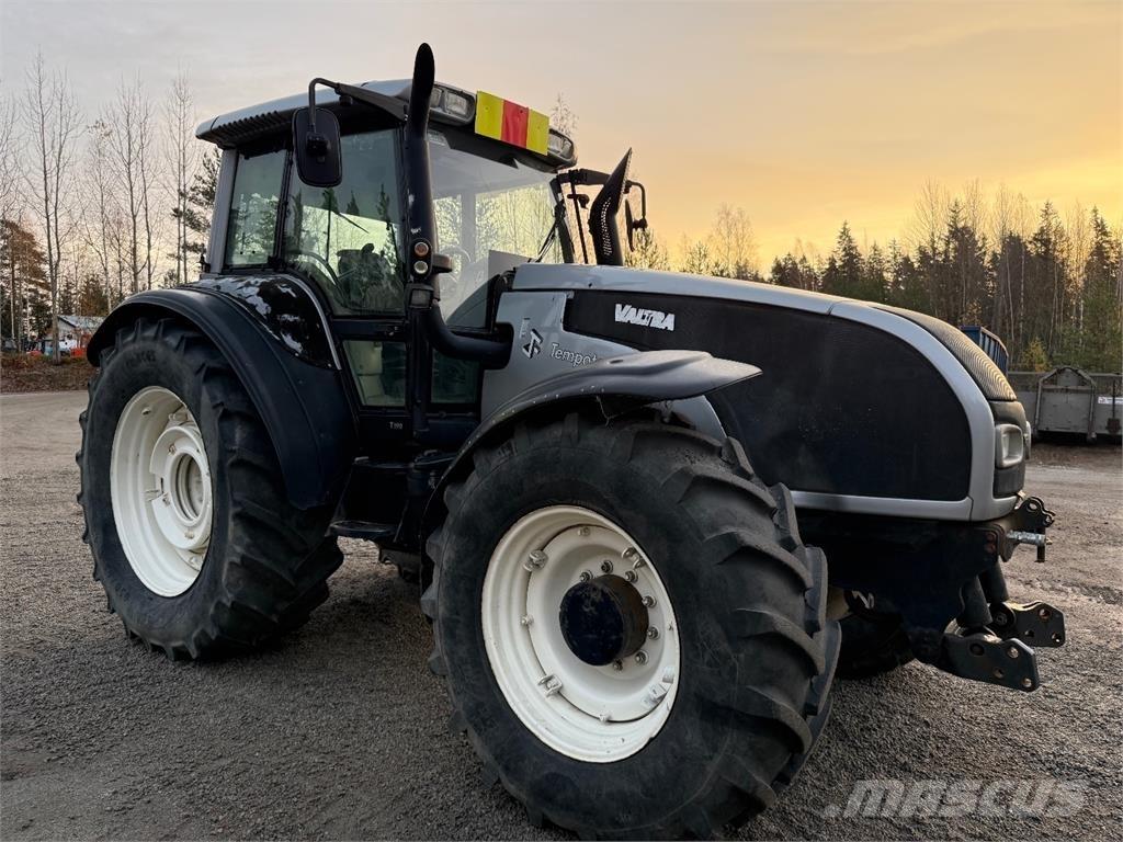 Valtra T190 Трактори
