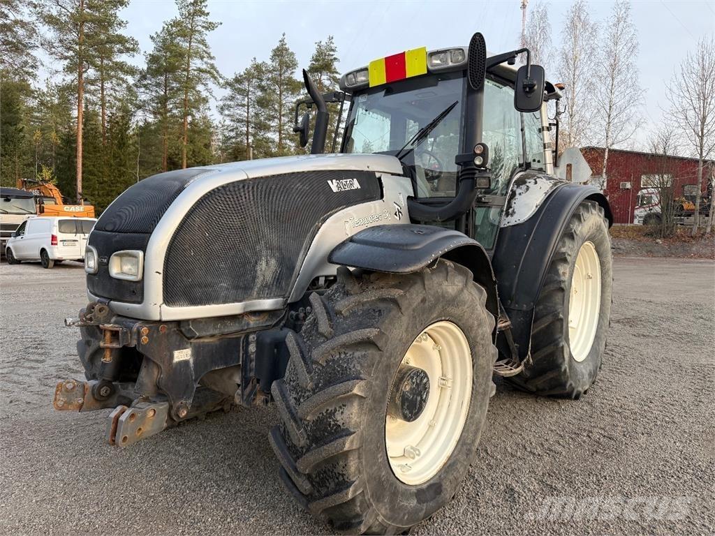 Valtra T190 Трактори