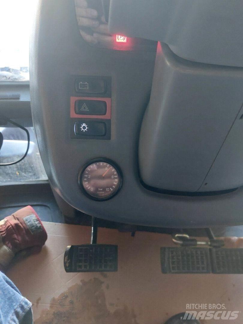 Valtra T202 D Трактори