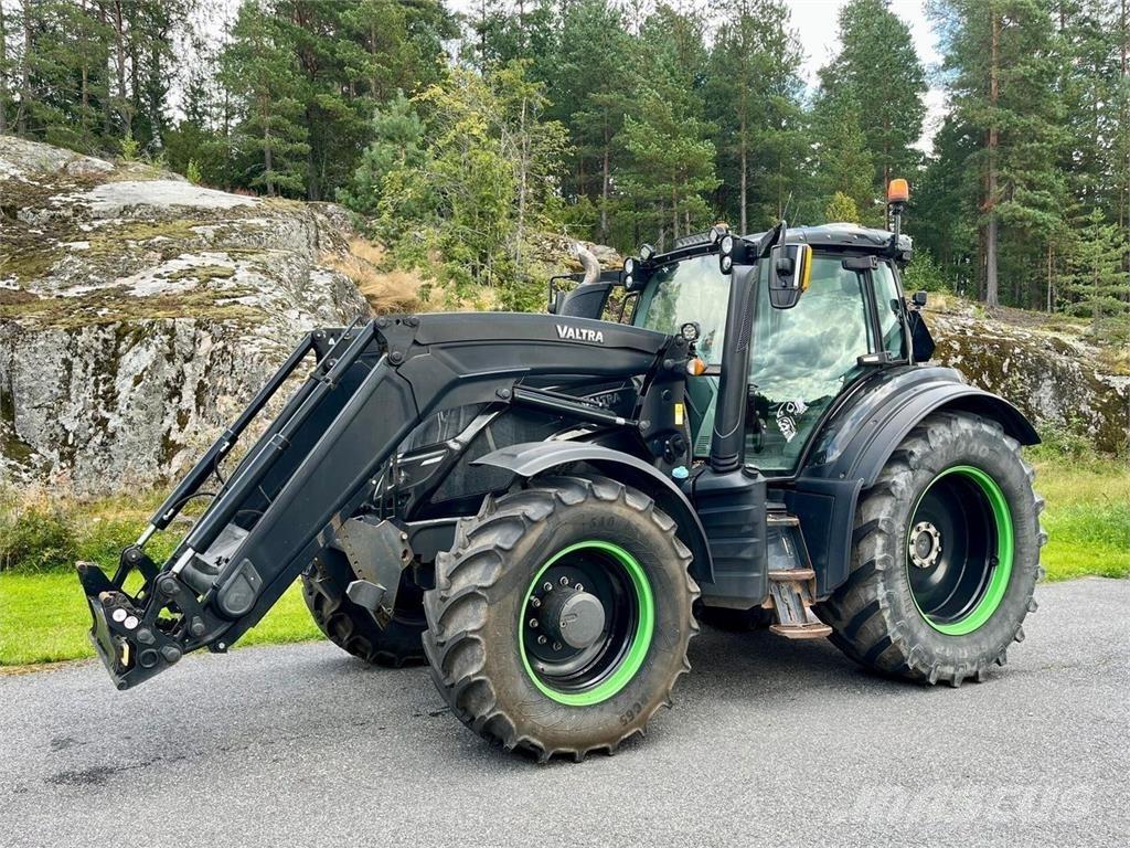 Valtra T234 Versu Трактори