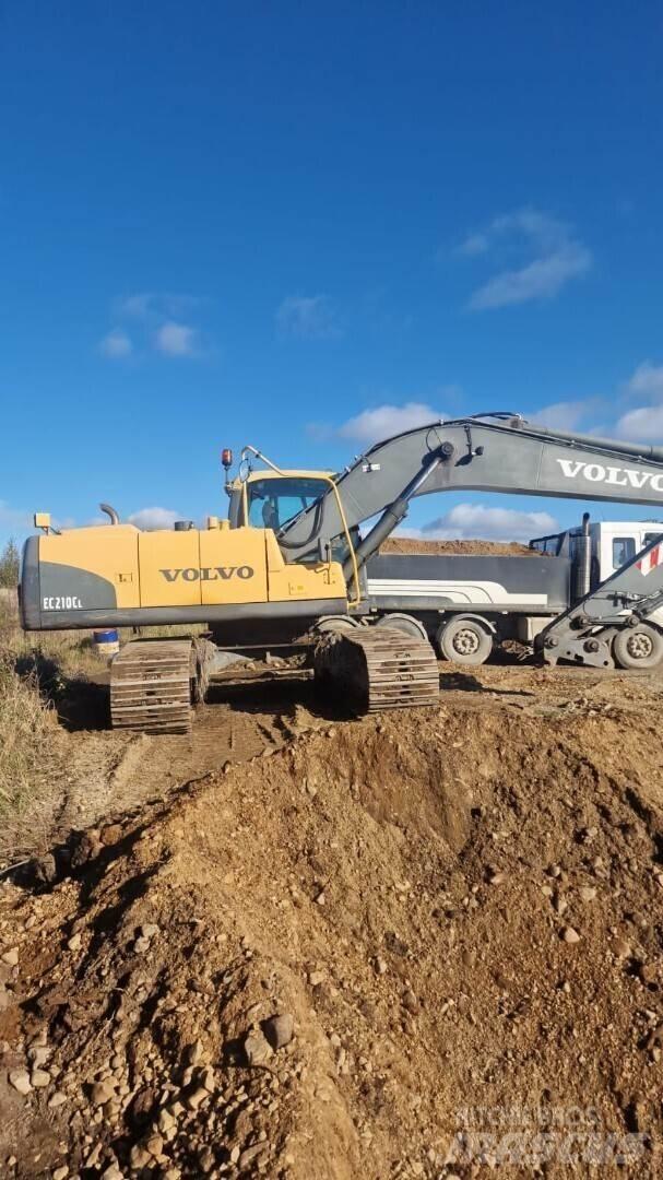 Volvo 210C Верижен екскаватор