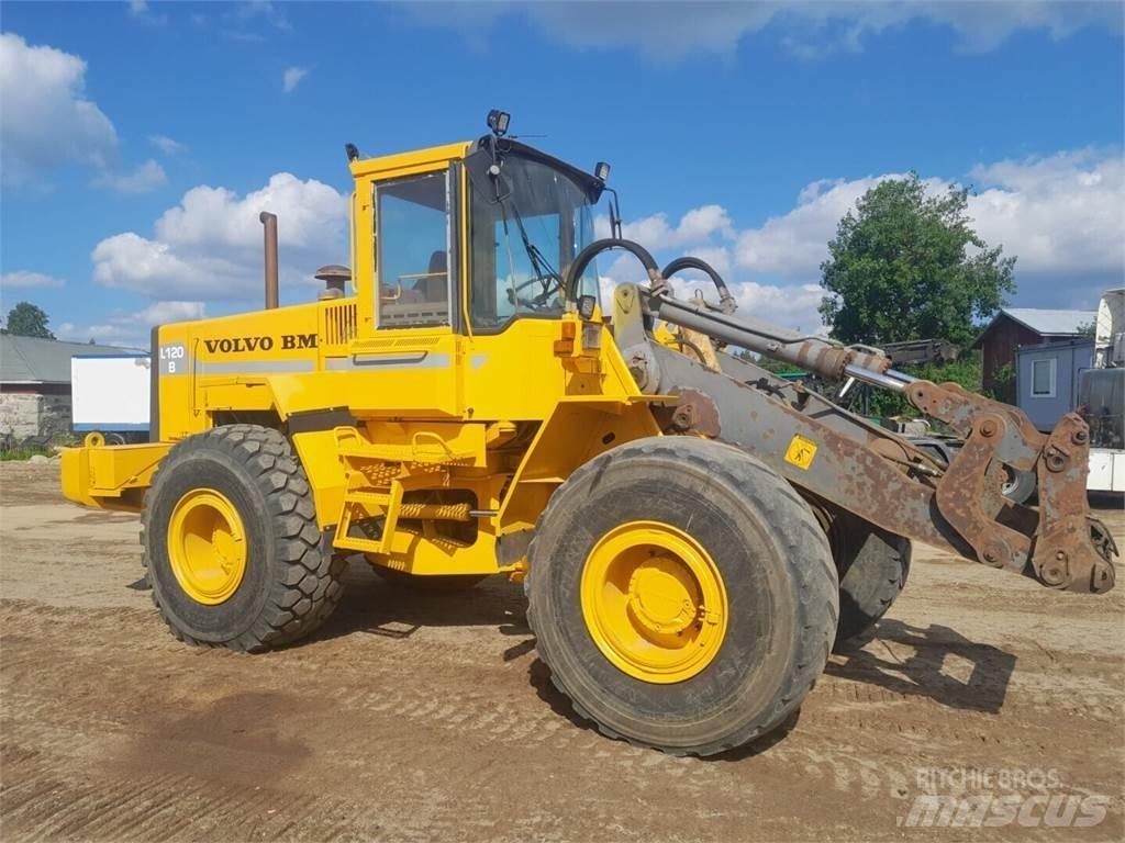 Volvo BM 120B Колесни товарачи